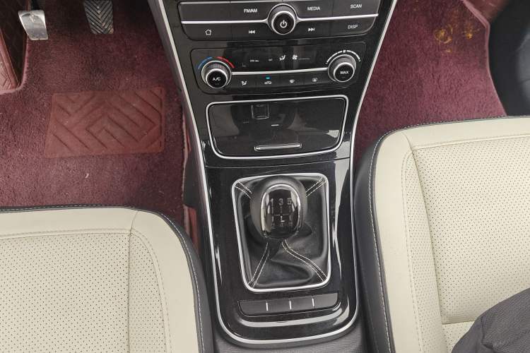 Used CHANGAN KAICHENG Changxing 2021 1.5L Manual Luxury Version Gear Lever