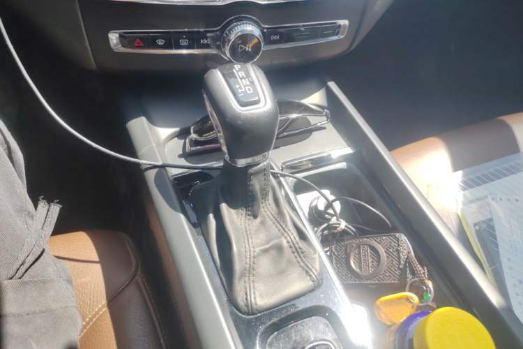 Used Volvo XC60 2020 T5 4x4 Zhiyi Luxury Edition Gear Lever