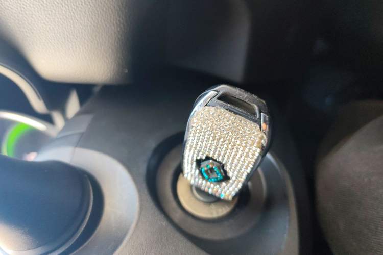 Used Renault Kadjar 2017 2.0L Two-Wheel Drive Comfort Edition Vehicle Key