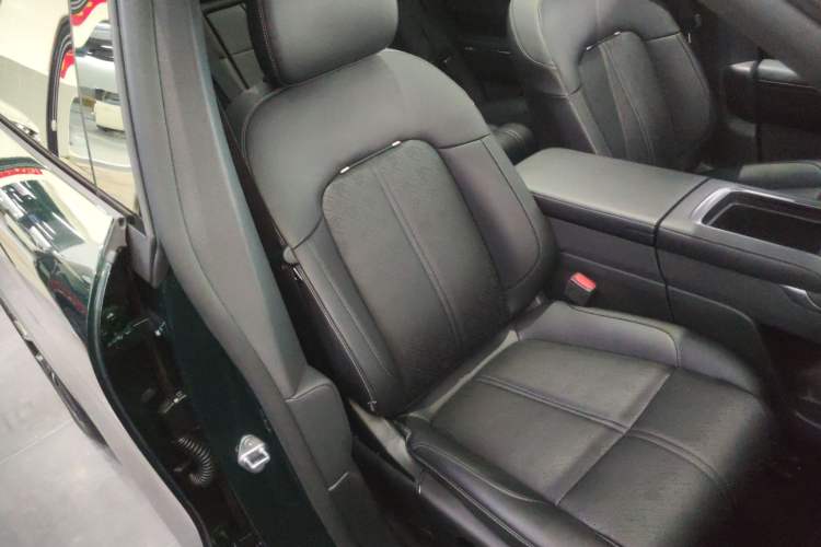 Used Zeekr 7X 2025 100 kWh Long-Range Rear-Wheel Drive with Intelligent Driving Features