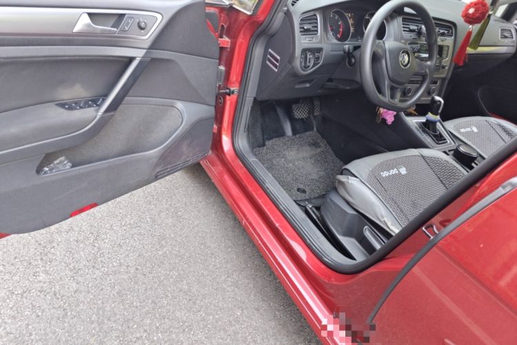 Used Volkswagen Golf 2014 1.6L Automatic Fashion Model Driver Seat