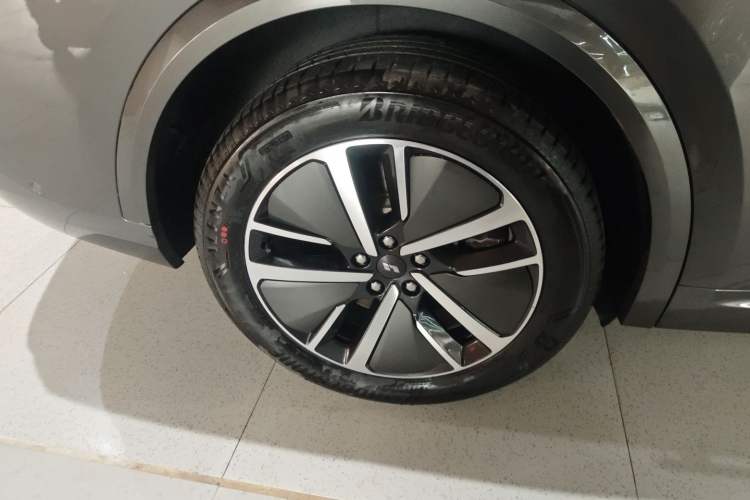 Used Li Auto L8 2024 Pro Model Right Rear Wheel Hub