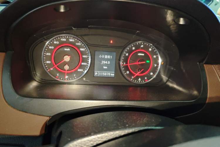 Used SAIC MAXUS G10 2016 2.0T Automatic Flagship Edition Instrument Cluster