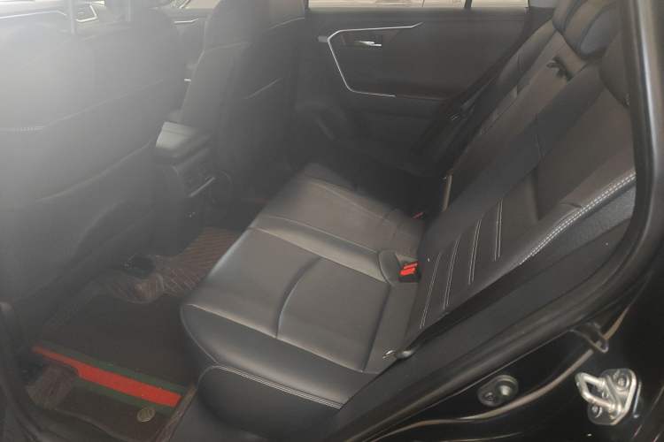 Used Toyota RAV4 2023 2.0L CVT Two-Wheel Drive Fashion Plus Edition Left Rear Seat