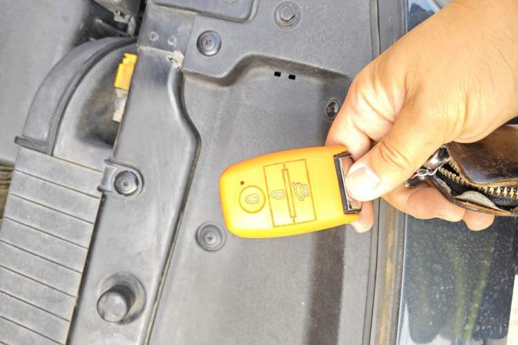 Used Kia Carens 2013 2.0L 7-Seater Automatic Luxury Version China IV Standard
