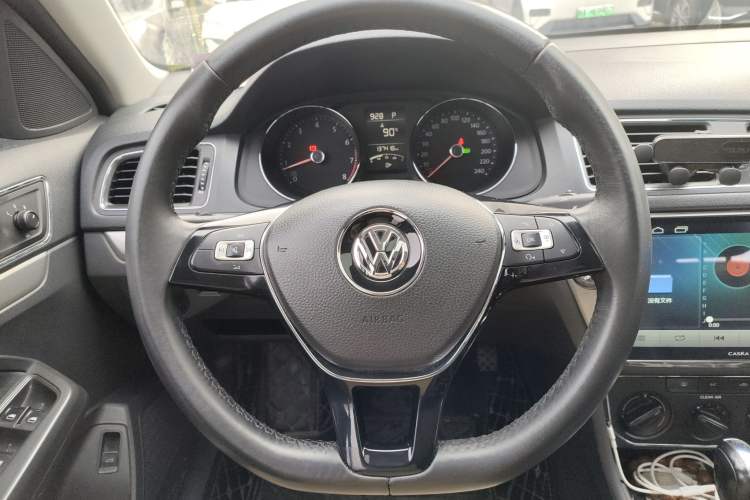 Used Volkswagen Lavida 2017 1.6L Automatic Comfort Edition Steering Wheel