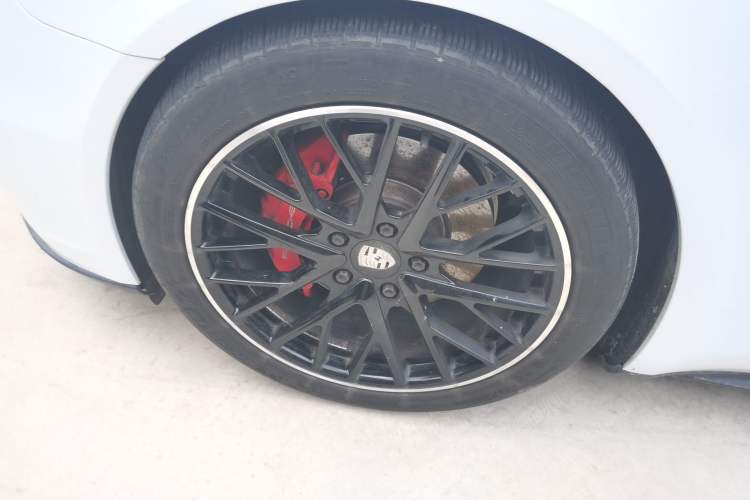 Used Porsche Panamera 2017 Panamera 3.0T Left Front Wheel Hub