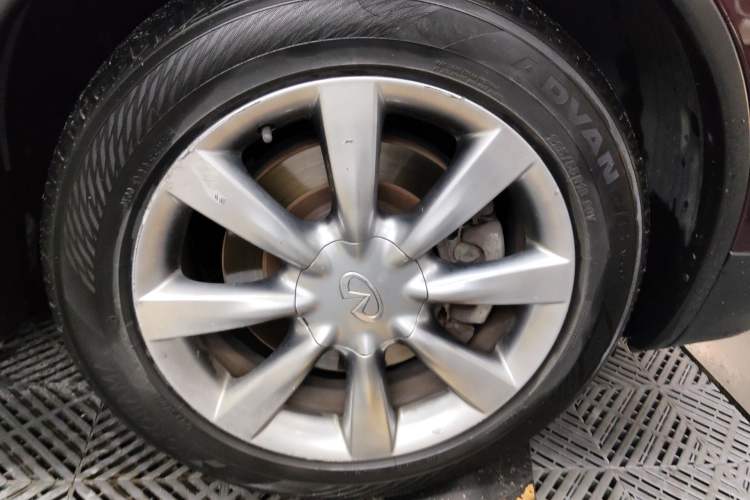 Used Infiniti QX50 2015 2.5L Enjoyment Edition Right Front Wheel Hub