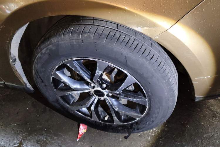 Used Zotye T600 Coupe 2017 1.5T Automatic Luxury Model Right Front Wheel Hub