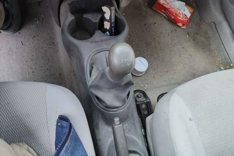 Used Nissan Sunny 2014 1.5XE Manual Elite Edition Gear Lever