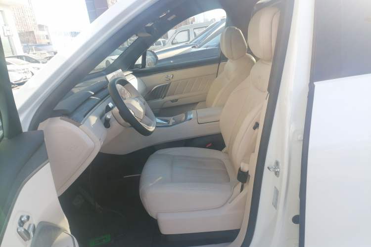 Used ONVO Luxeed L90 2025 Model—Ultra Six-Seater Version