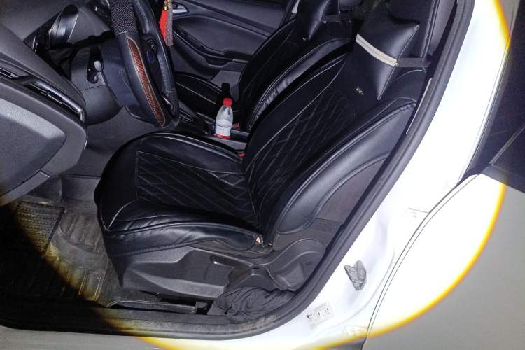 Used Ford Focus 2017 Hatchback 1.6L Automatic Fashion Edition Smart Drive Version
