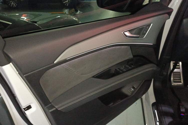 Used Audi Q5 e-tron 2022 40 e-tron Starlight Edition Mech Kit
