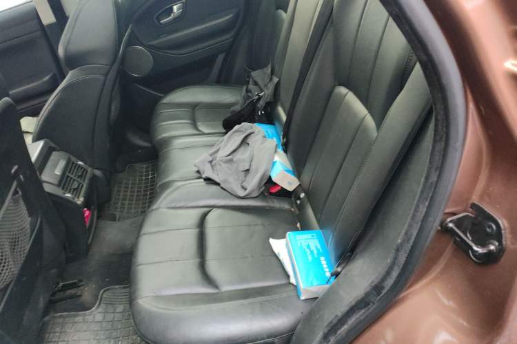 Used Land Rover Range Evoque 2017 2.0T SE Smart Glow Edition Left Rear Seat