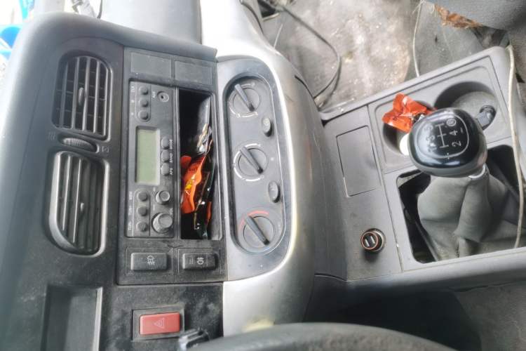 Used Jinbei Hiace 2014 2.0L 5th Generation Kuaiyunwang Business Version 4G19 Audio And AC Panel