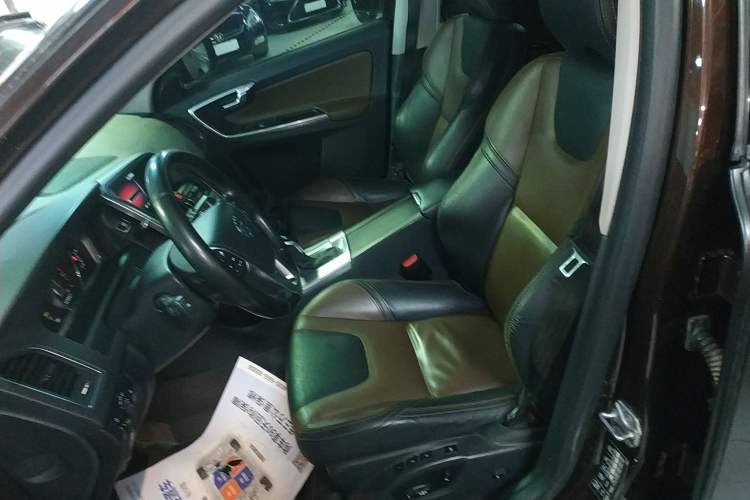 Used Volvo XC60 2017 T5 AWD Smart Upgrade Edition Left Front Seat