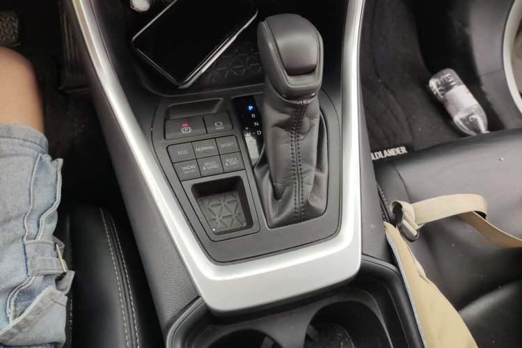 Used Toyota Wildlander 2020 2.0L CVT 4x4 Luxury Edition
