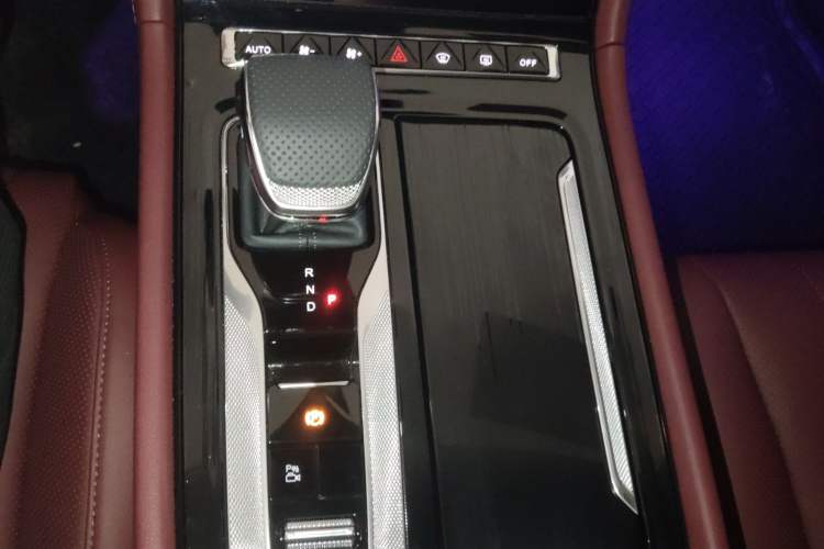 Used Hongqi H5 PHEV 2025 170 Super Hybrid Version Gear Lever