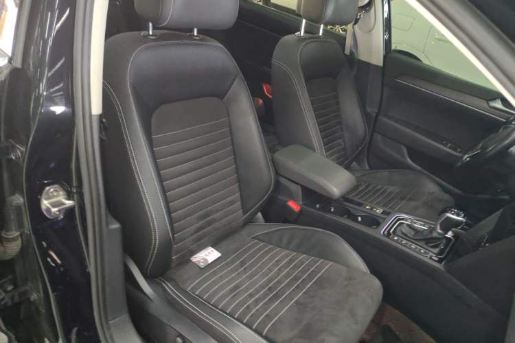 Used Volkswagen Magotan 2020 380TSI DSG Luxury Version Right Front Seat