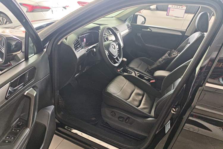 Used Volkswagen Tiguan L 2021 330TSI Automatic Two-Wheel Drive Smart Edition Driver Seat