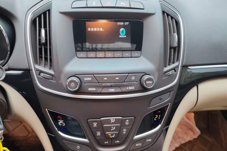 Used Buick Regal 2015 2.0L Leading Fashion Edition