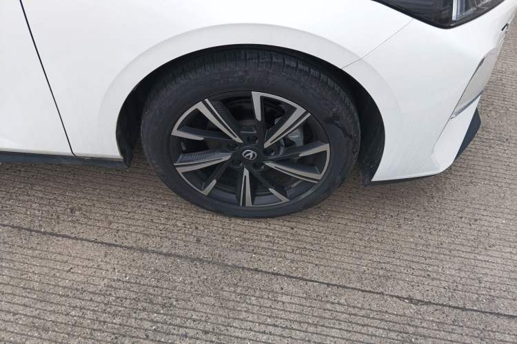 Used CHANGAN Eado 2024 1.5T GDI Automatic Flagship Edition Right Front Wheel Hub