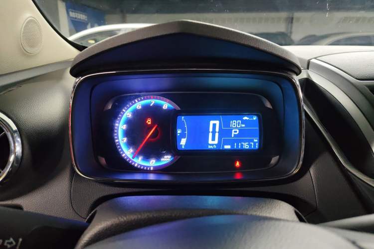 Used Chevrolet Trax 2016 1.4T Automatic Two-Wheel Drive Comfort Version with Sunroof Instrument Cluster