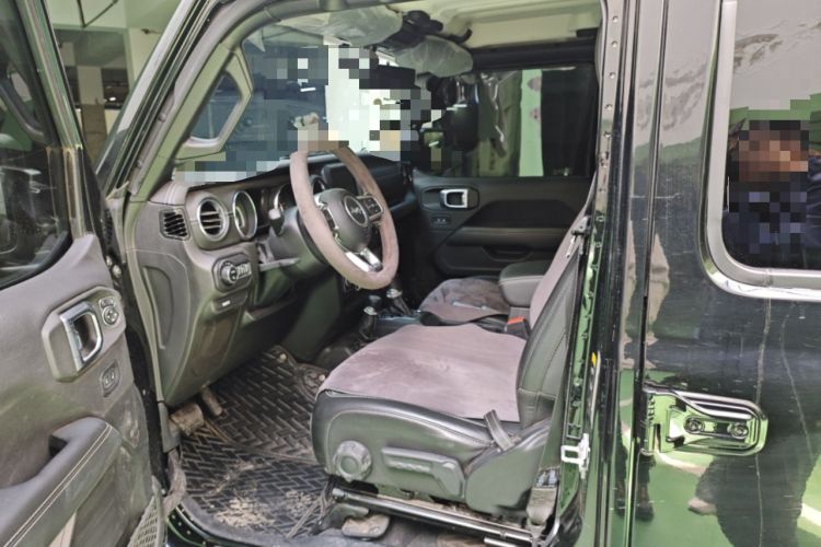 Used Jeep Gladiator 2022 3.6L Pioneer Edition Left Front Seat