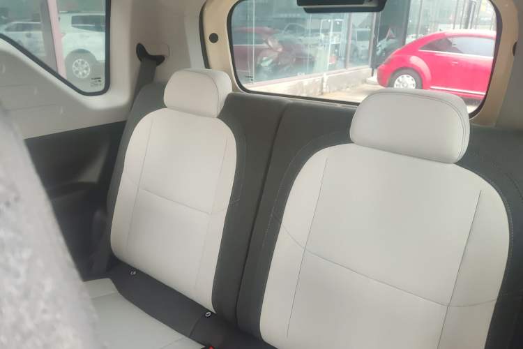 Used Geely Galaxy Panda 2025 210 km – Yuanqi Bear Left Rear Seat