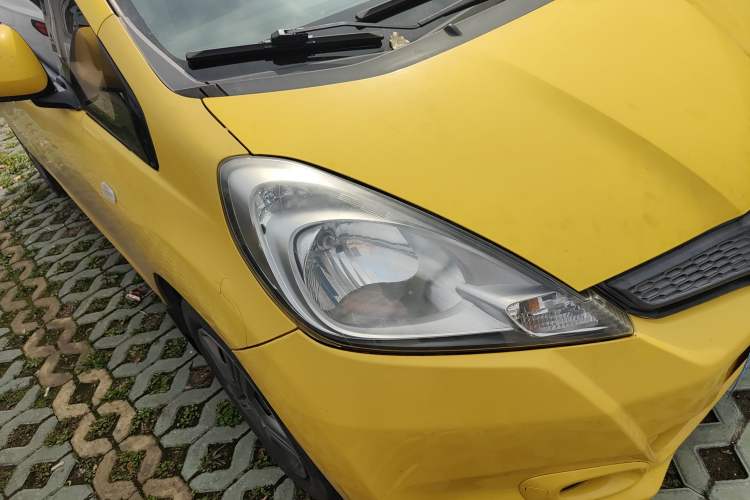 Used Honda Fit 2011 1.3L automatic comfort version
