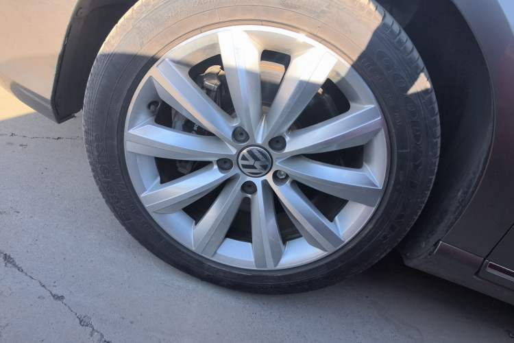 Used Volkswagen Magotan 2012 Travel Edition 2.0 TSI Luxury Version