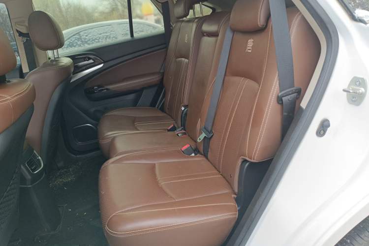 Used BYD Tang New Energy 2015 2.0T Four-Wheel-Drive Flagship Model