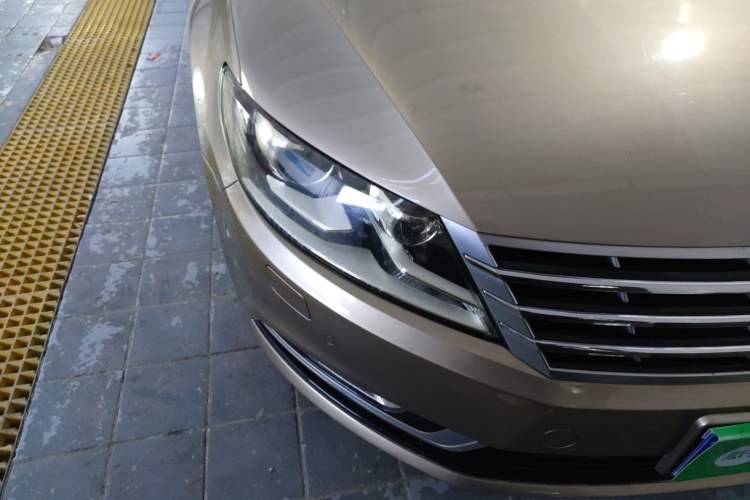 Used Volkswagen FAW-Volkswagen CC 2016 1.8TSI Luxury Model Right Front Headlight