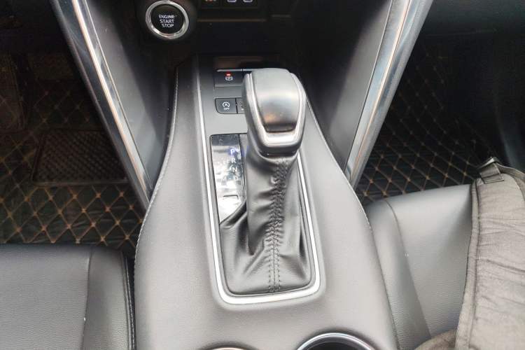 Used Toyota Venza 2023 2.0L CVT Two-Wheel Drive Luxury Edition Gear Lever