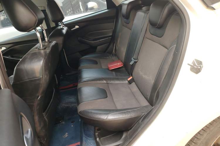 Used Ford Focus 2012 Hatchback 1.6L Automatic Fashion Edition
