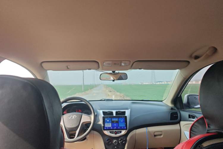 Used Hyundai Verna (older generation) 2014 1.4L Manual Smart GLS Trim
