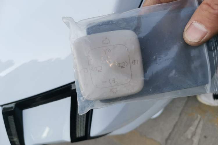 Used Zeekr 009 2024 7-Seater Aisle Version 108 kWh
