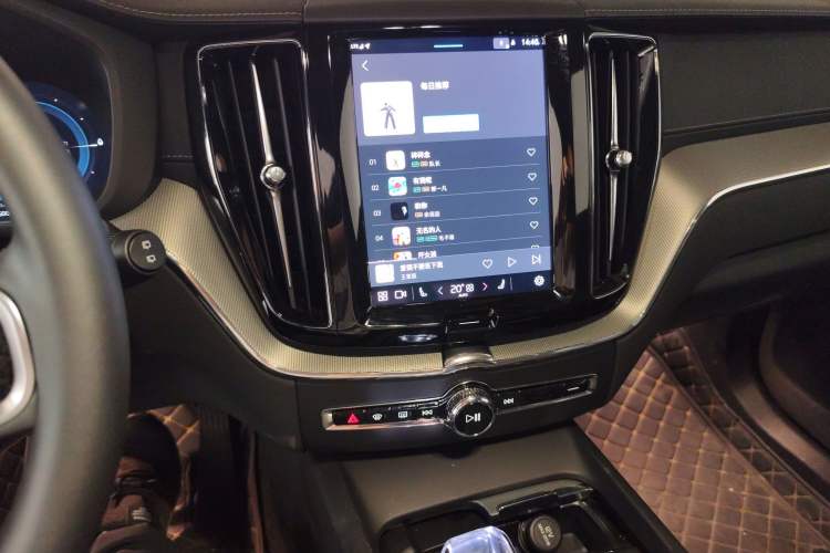 Used Volvo XC60 New Energy 2024 T8 Plug-in Hybrid Long-Range All-Wheel Drive Zhiyuan Polar Night Edition