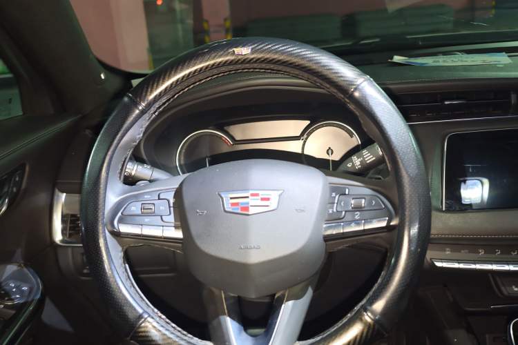 Used Cadillac XT4 2021 28T Two-Wheel Drive Leading Version
