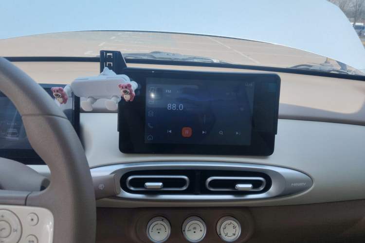 Used Wuling Hongguang MINIEV 2025 Four-Door Version Zhenxiang+ Edition Audio And AC Panel