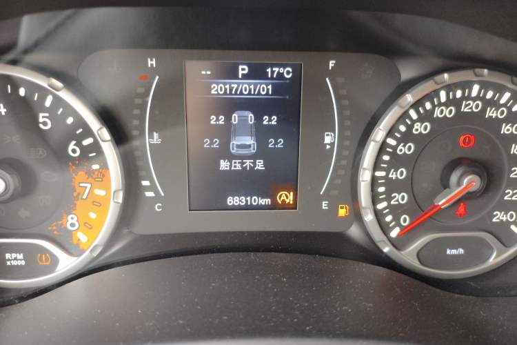 Used Jeep Renegade 2017 180T Automatic Jingneng Edition Odometer Close Up