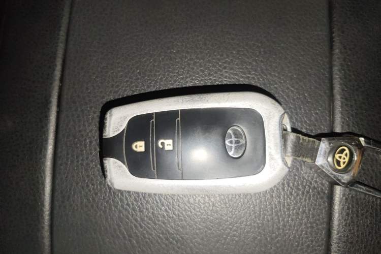 Used Toyota Highlander 2021 2.0T Two-Wheel Drive Luxury Edition 7 Seats
