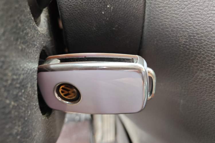 Used Volkswagen Sagitar 2014 1.6L Automatic Comfort Model Vehicle Key