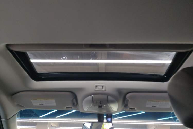 Used Infiniti QX60 2014 2.5 S/C Hybrid Two-Wheel Drive Excellence Edition Headliner