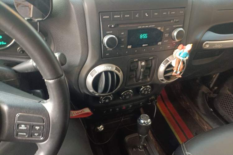 Used Jeep Wrangler 2015 3.0L Sahara Four-Door Comfort Edition
