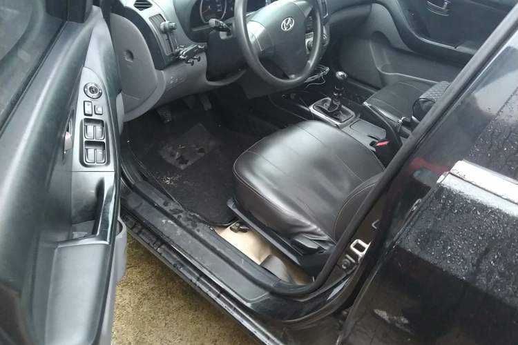 Used Hyundai Celesta 2011 1.6L Manual Comfort Edition Driver Seat