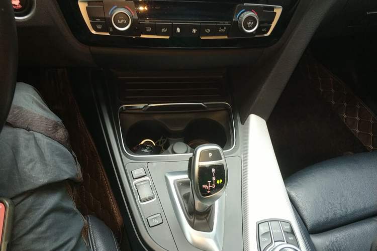 Used BMW 4 Series 2017 425i Gran Coupe Luxury M Sport Package Gear Lever