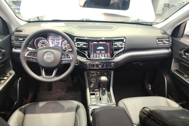 Used Jeep Grand Commander 2018 2.0T Four-Wheel Drive Premium Navigation Version China V