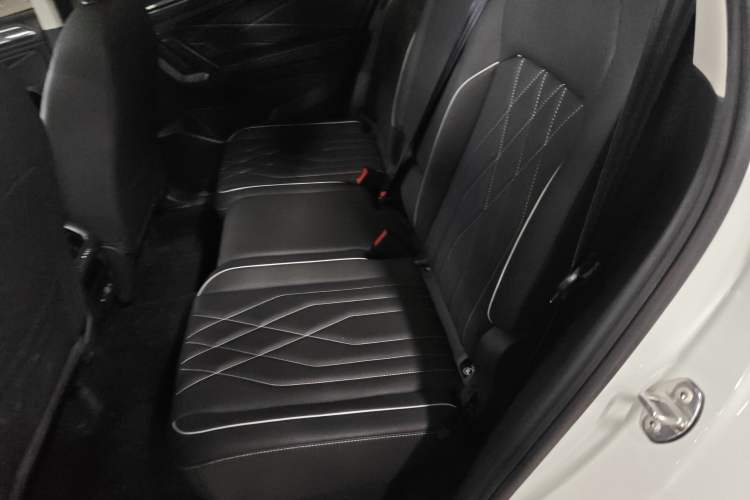 Used Volkswagen Tiguan L 2022 330TSI Automatic Two-Wheel Drive R-Line Enhanced Edition
