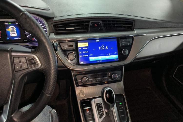 Used Geely Auto Emgrand GS 2016 Elegant Edition 1.8L Automatic LingShang Model Audio And AC Panel